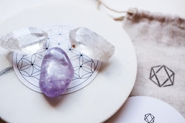How to Cleanse and Charge Your Crystals