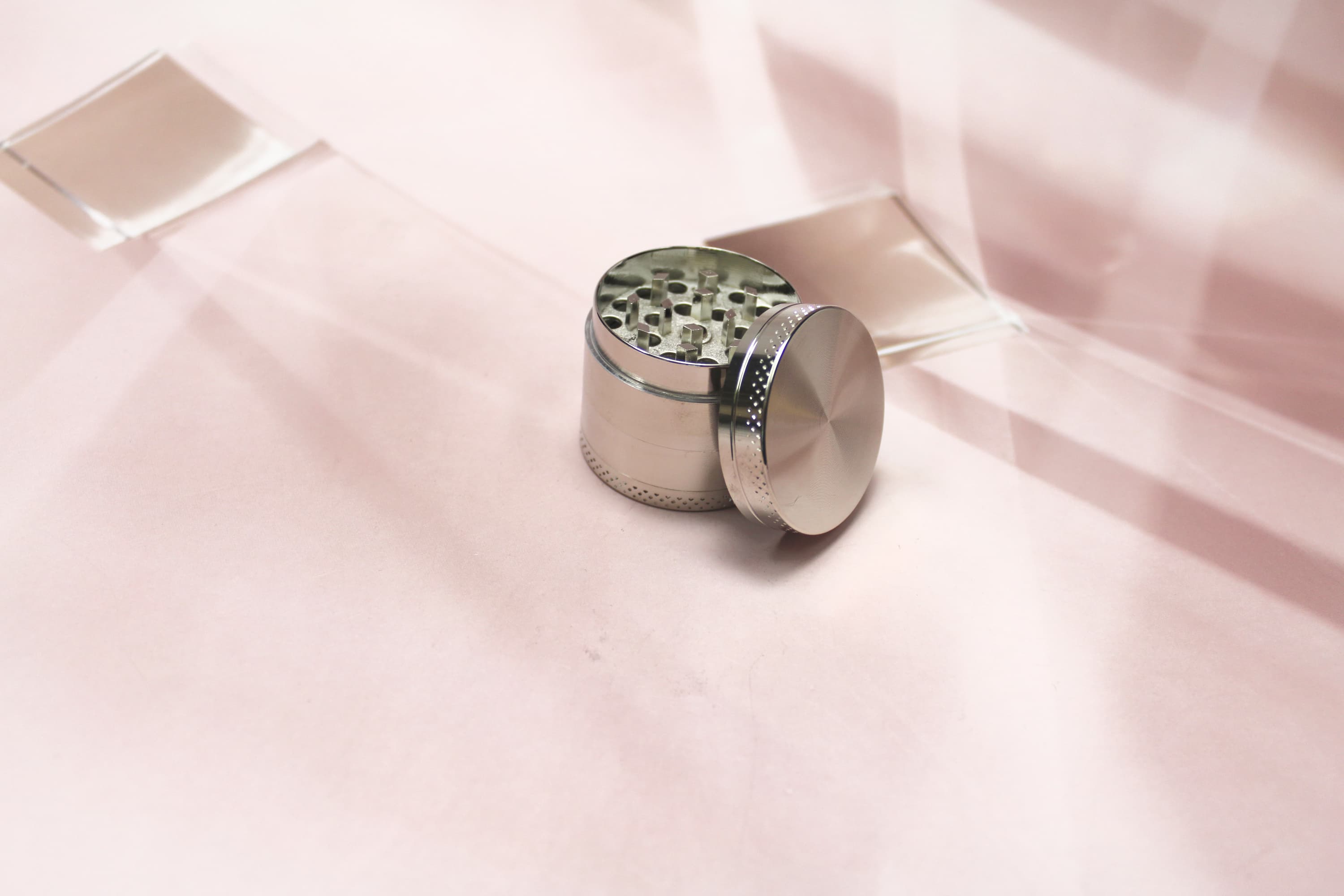 Small Metallic Silver Natural Herb Grinder